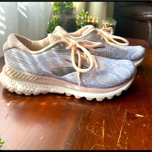 Brooks size 8.5